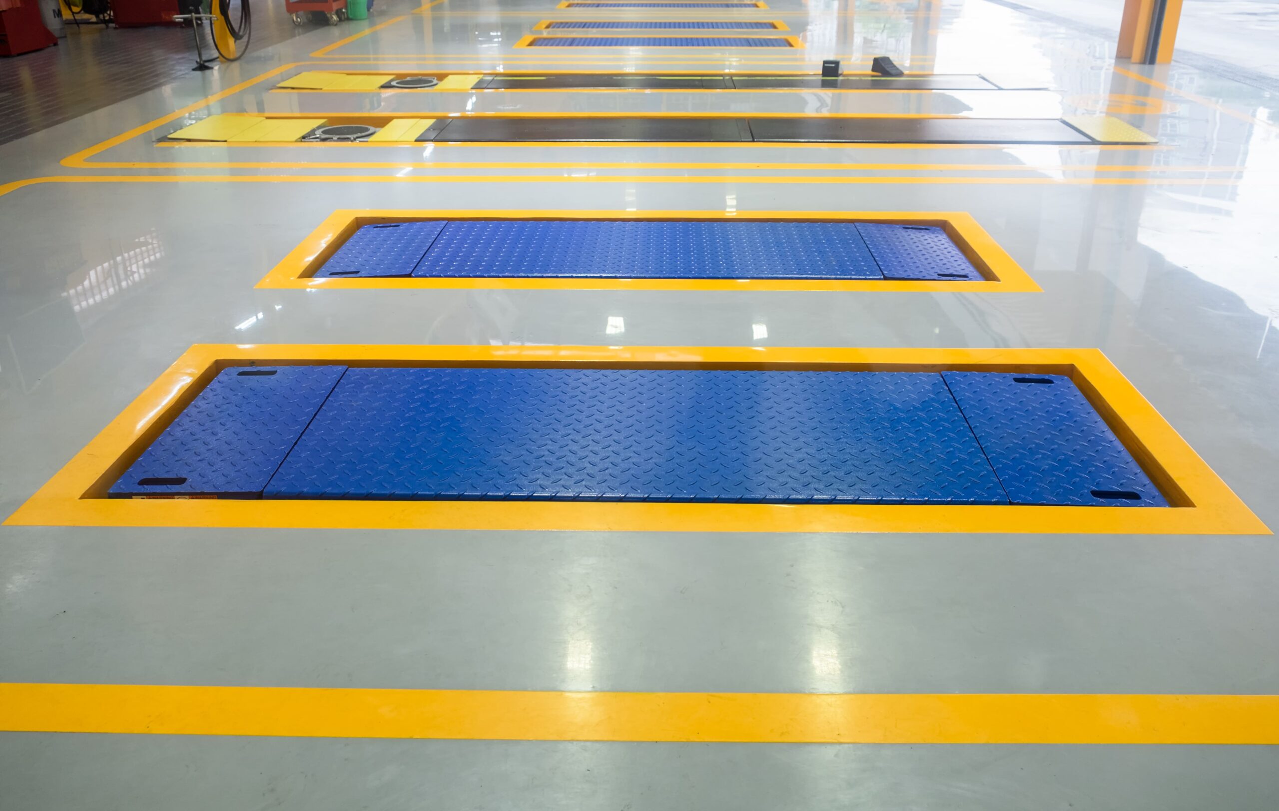 demarcação de piso industrial docksteel blog piso idustrial demarcado por fitas